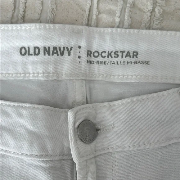 Old Navy Women's White Skinny Jeans - Picture 3 of 4